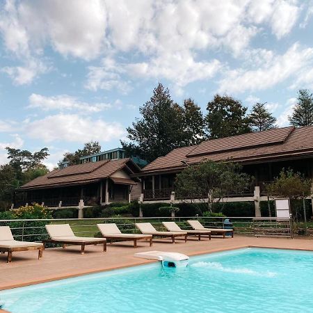 Phubachiang Golf & Resort Pakse Exterior foto