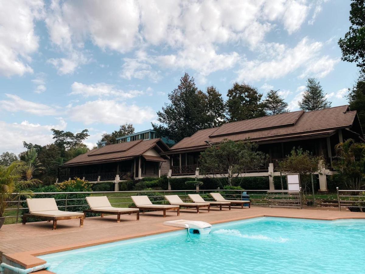 Phubachiang Golf & Resort Pakse Exterior foto
