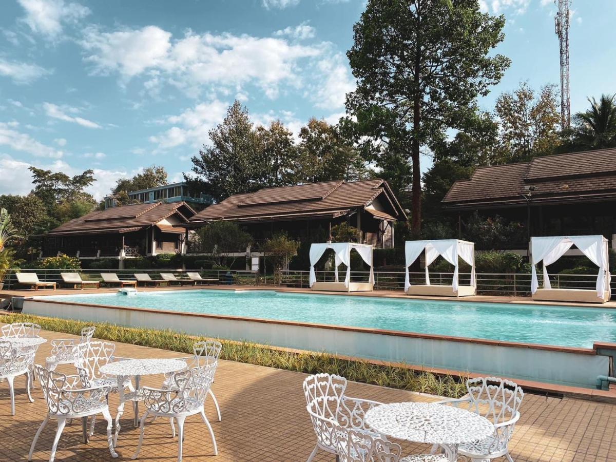 Phubachiang Golf & Resort Pakse Exterior foto
