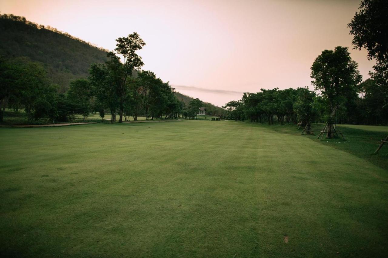 Phubachiang Golf & Resort Pakse Exterior foto