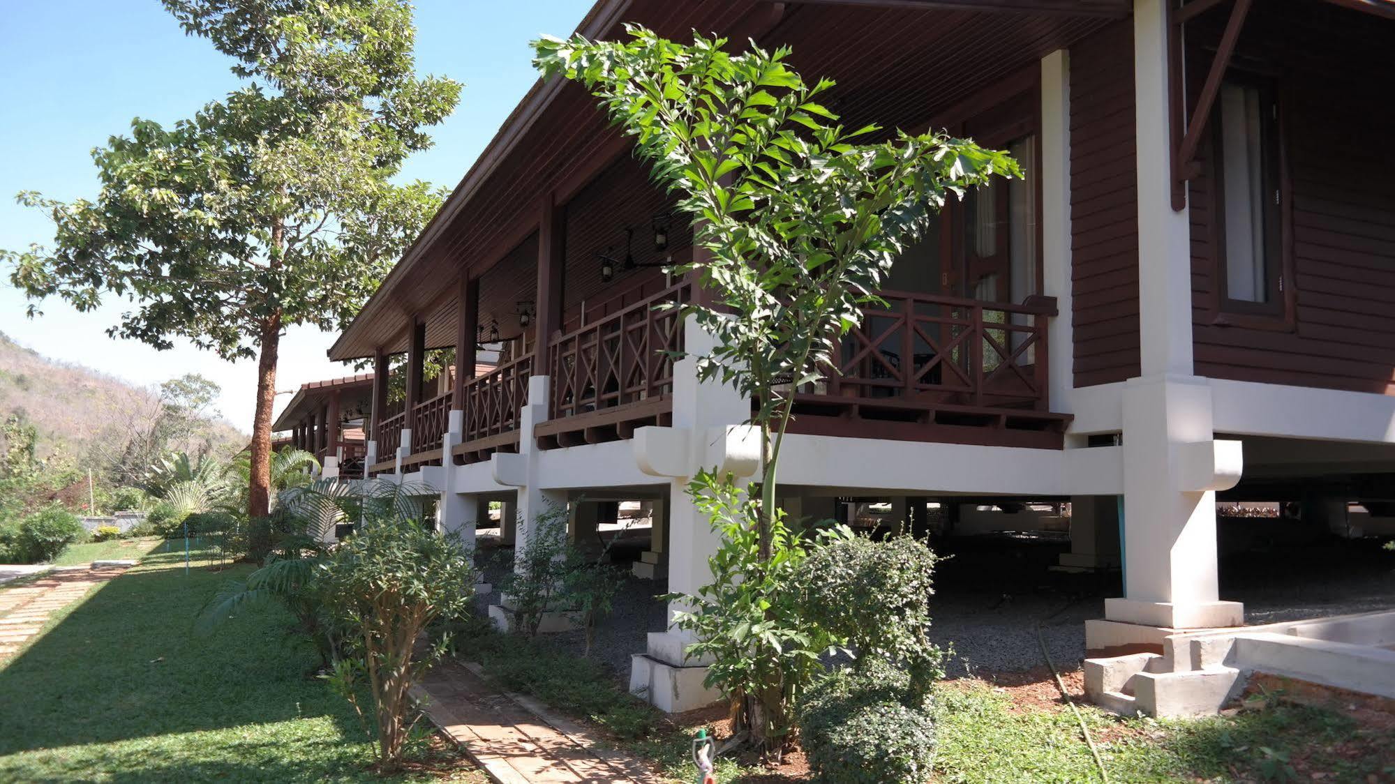 Phubachiang Golf & Resort Pakse Exterior foto