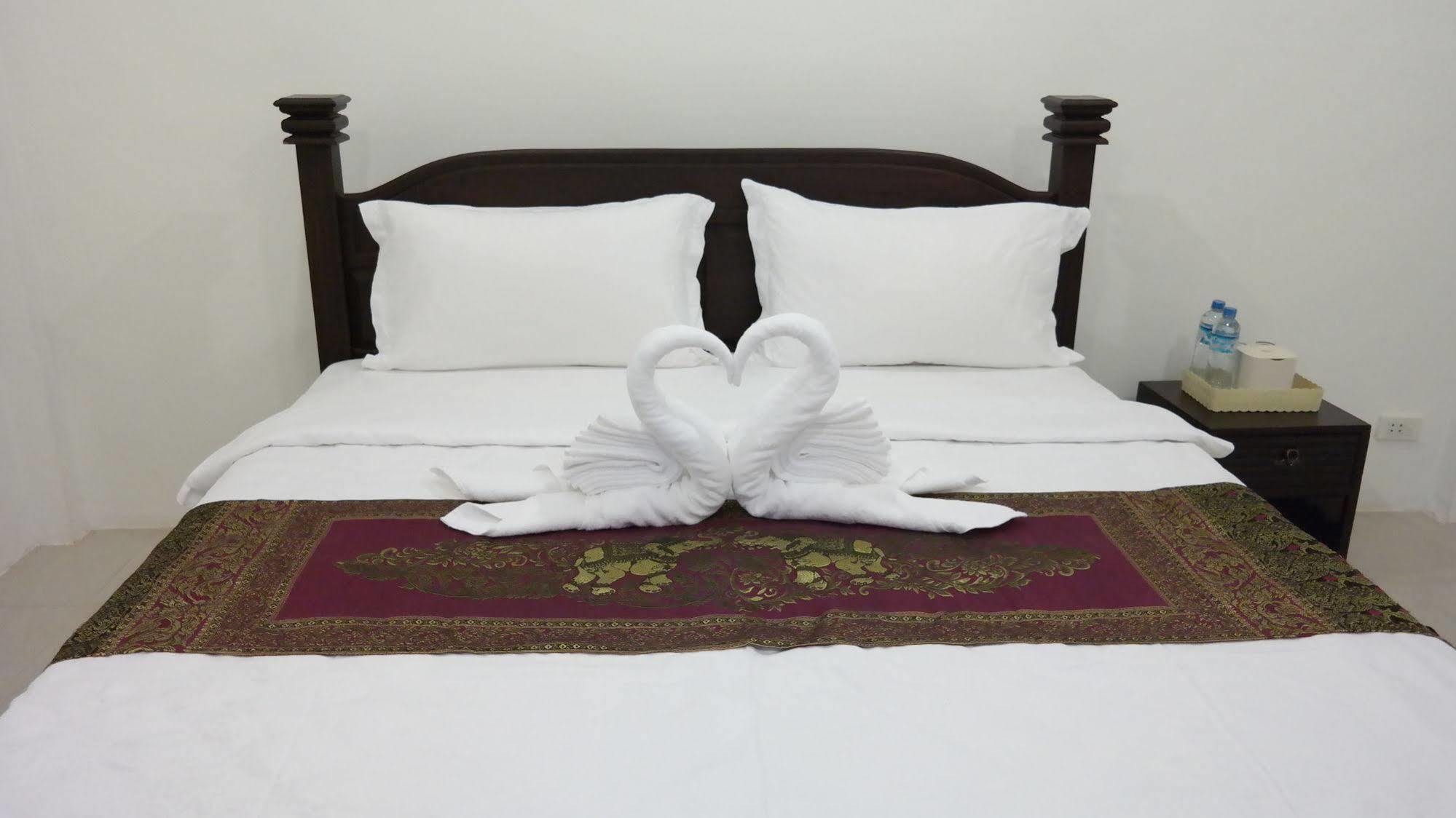 Phubachiang Golf & Resort Pakse Exterior foto