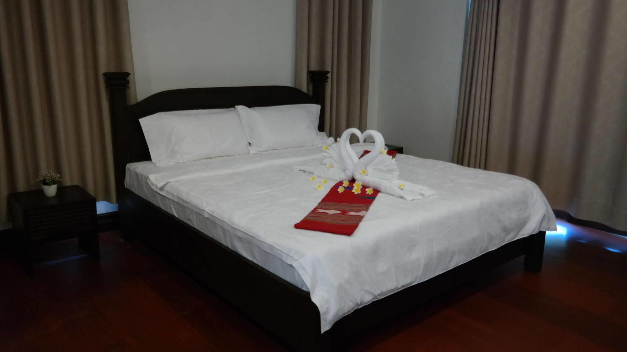 Phubachiang Golf & Resort Pakse Exterior foto