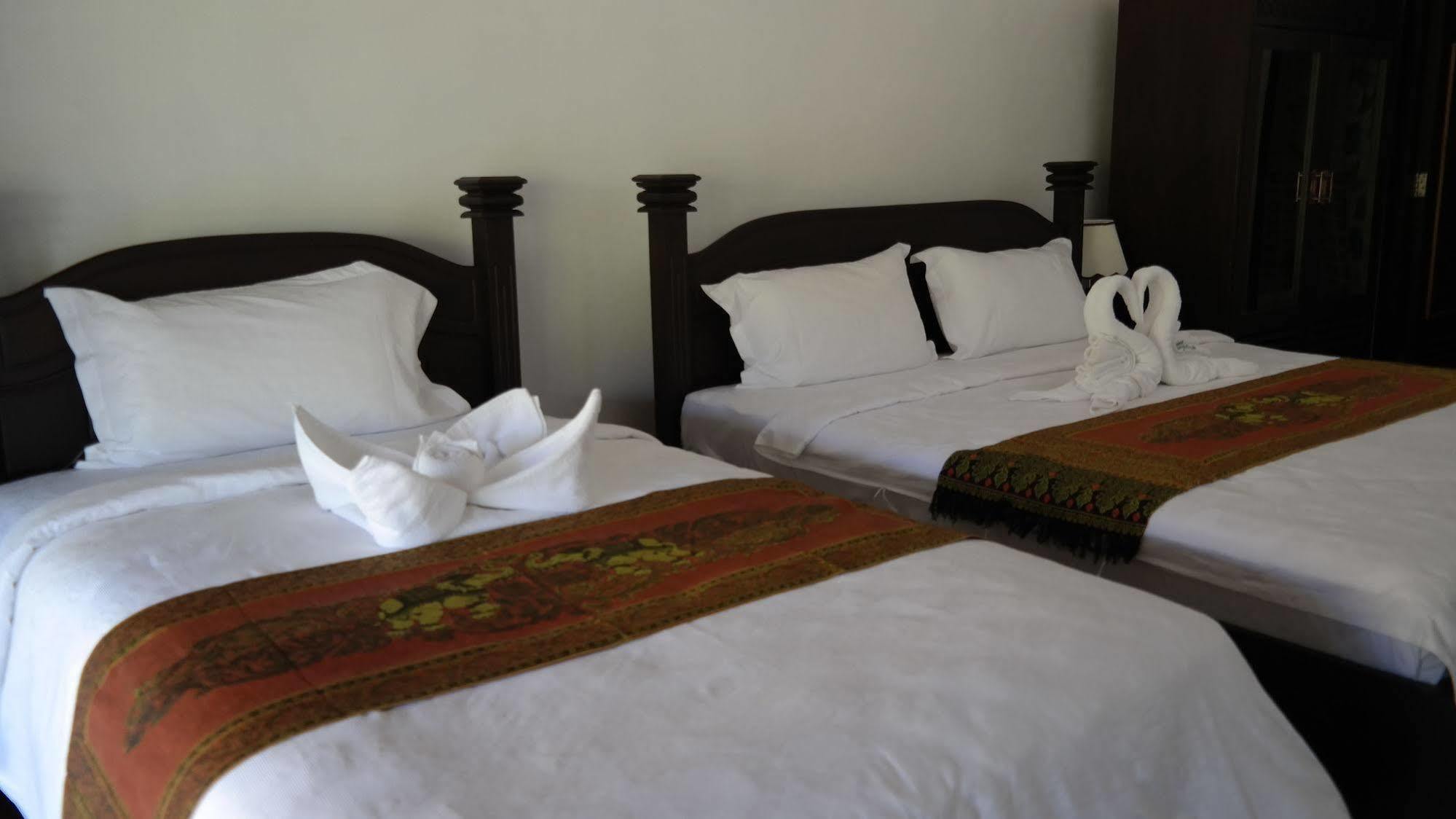 Phubachiang Golf & Resort Pakse Exterior foto