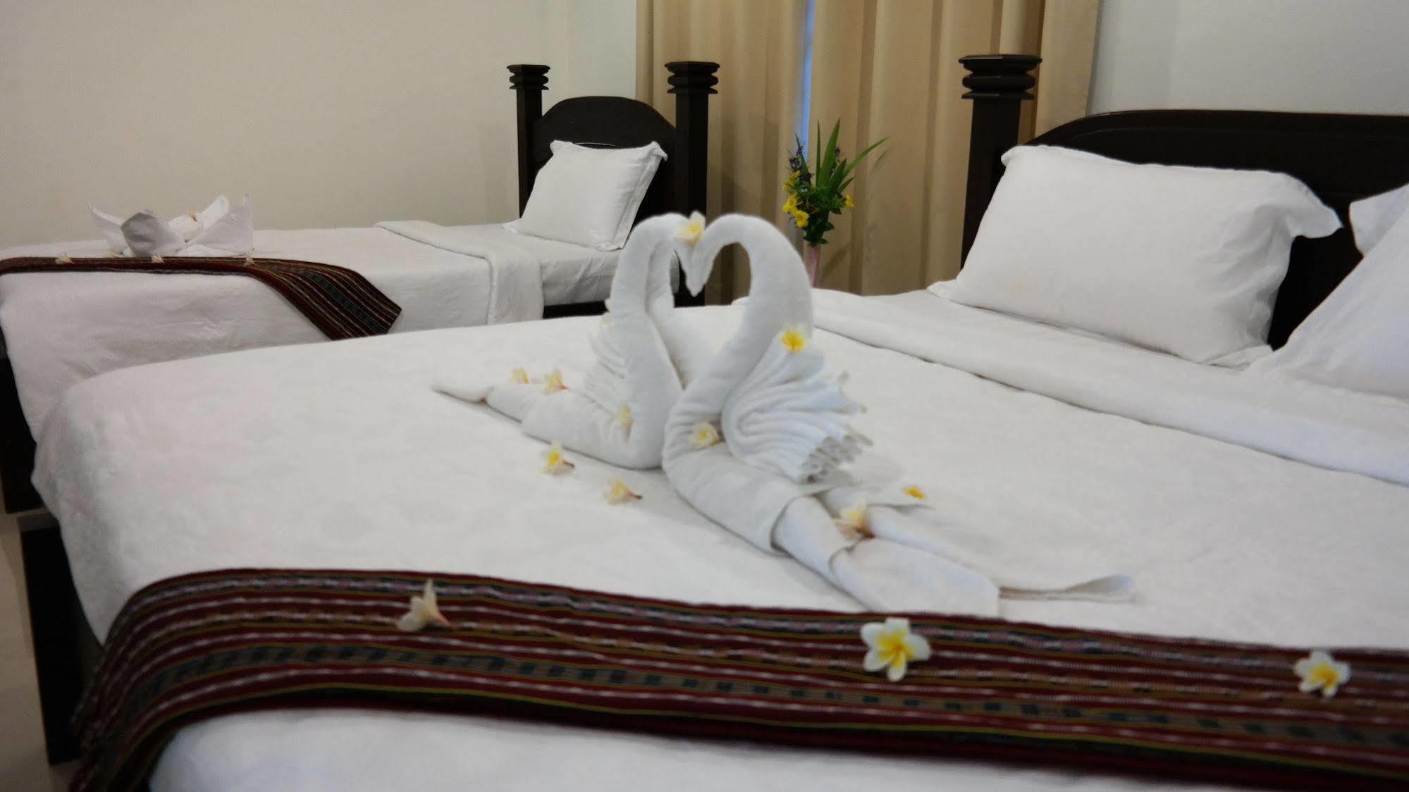 Phubachiang Golf & Resort Pakse Exterior foto