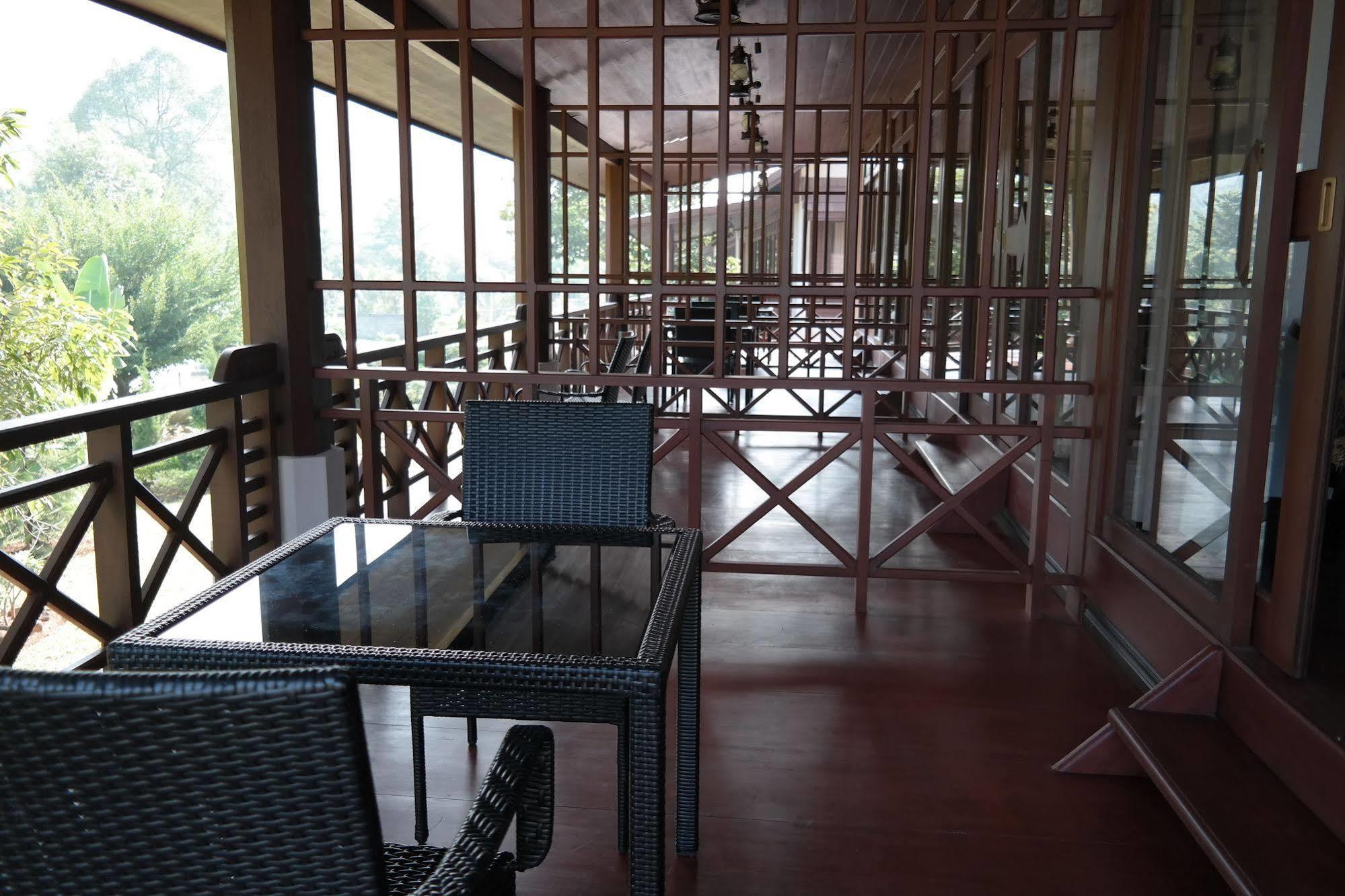 Phubachiang Golf & Resort Pakse Exterior foto